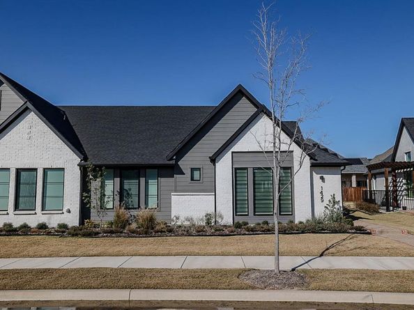 1429  Rose Willow Way , Arlington Texas 76005