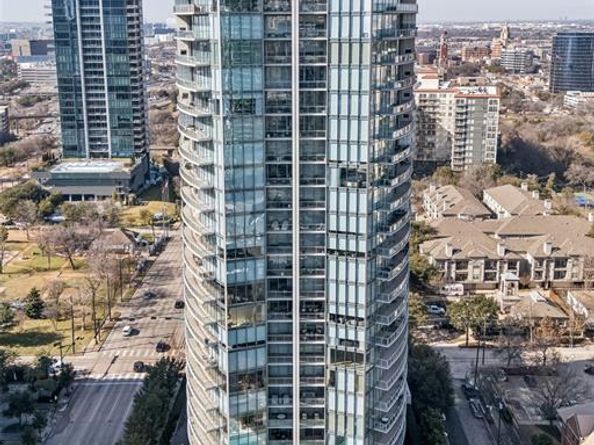 2900  Mckinnon Street  303, Dallas Texas 75201
