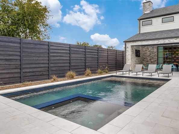 7610  Linwood Avenue , Dallas Texas 75209