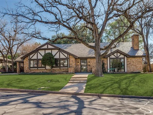 1213  Greenbriar Lane , Arlington Texas 76013