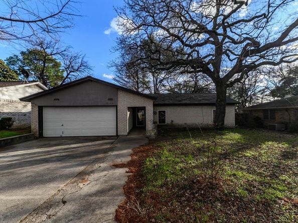 2108  Warwick Drive , Arlington Texas 76015