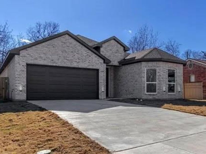 1336 E Fogg Street , Fort Worth Texas 76115