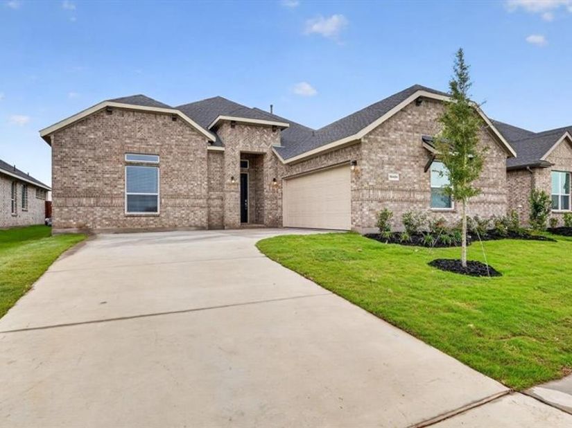 4939  SIMMENTAL Drive , Arlington Texas 76001