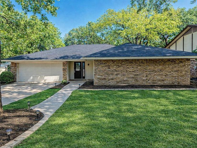 5209  Smokerise Court , Arlington Texas 76016