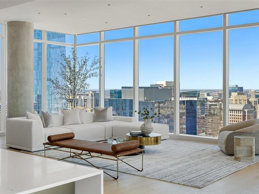 1747  Leonard Street  2401, Dallas Texas 75201