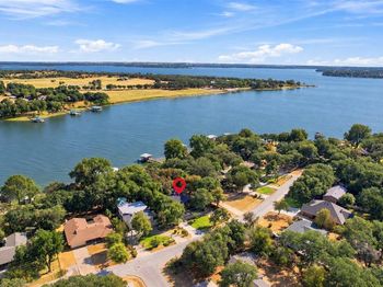 284  Shoreline Drive N