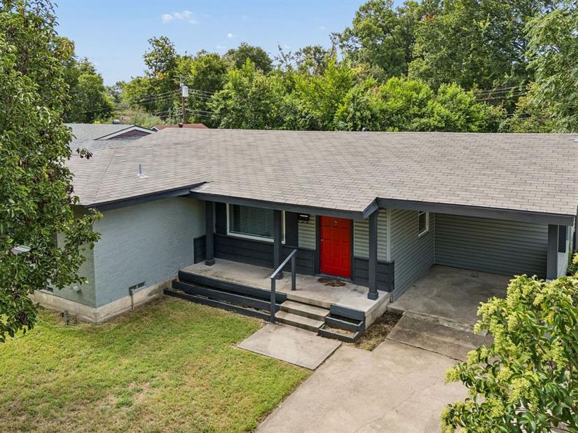 2332  Hartline Drive , Dallas Texas 75228