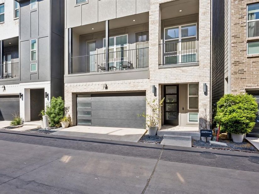 2637  Carolwood Lane , Dallas Texas 75212