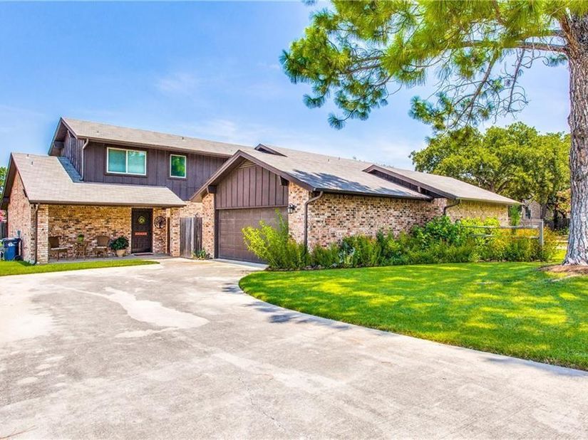 1726-1728  Stonegate Drive , Denton Texas 76205