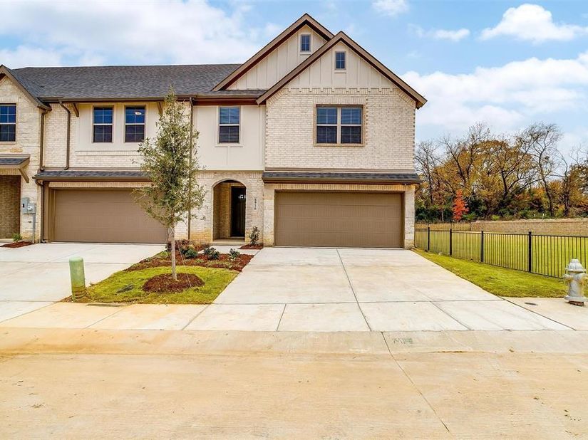 800  Homeplace Circle , Mansfield Texas 76063