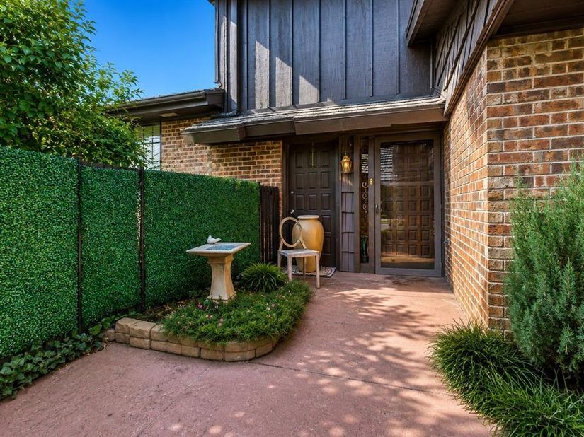 6959  Helsem Way  139, Dallas Texas 75230