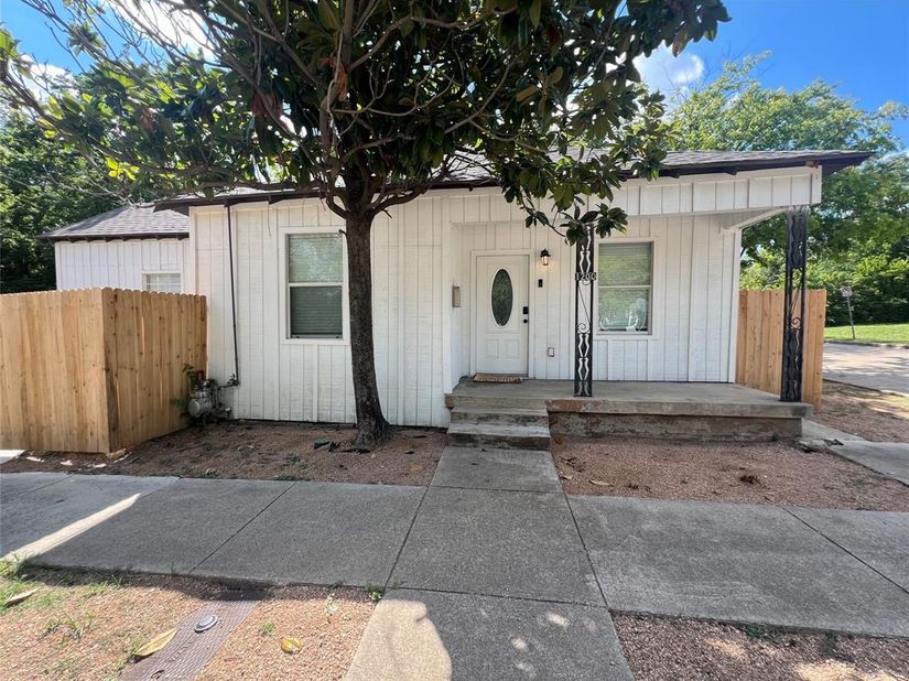 1200  New York Avenue , Fort Worth Texas 76104