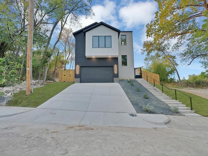 1415  Fayette Street , Dallas Texas 75203