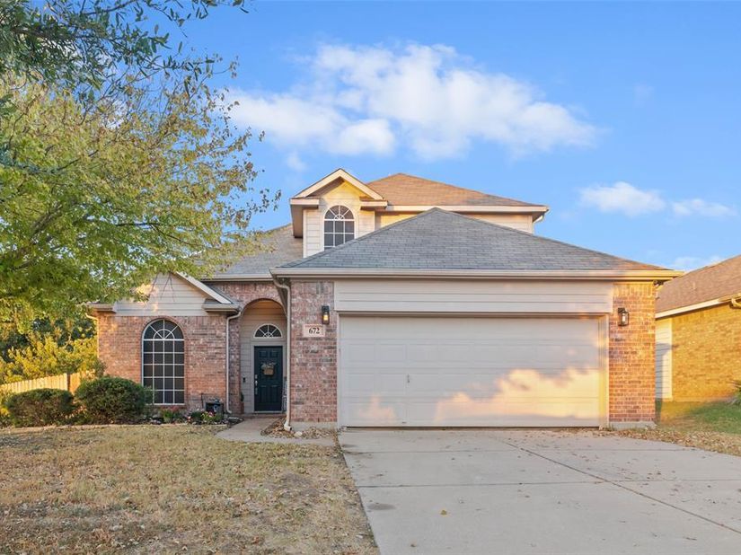 672  Rosario Lane , Fort Worth Texas 76052
