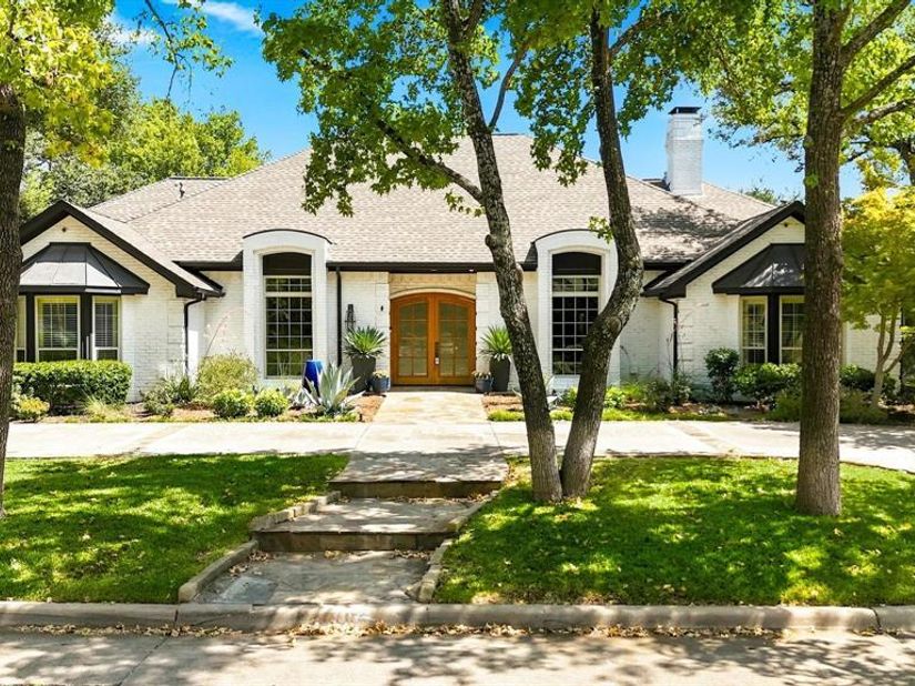 5702  Club Oaks Drive , Dallas Texas 75248