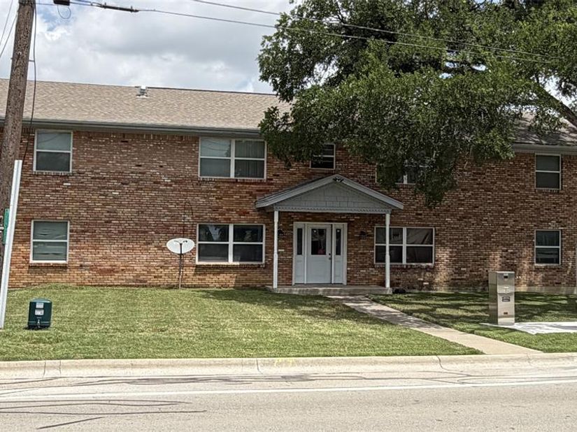 2266 W Oak Street , Denton Texas 76201