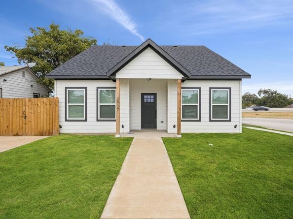 2937  Burton Avenue , Fort Worth Texas 76105