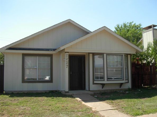 2227  Nantucket Village Drive , Dallas Texas 75227
