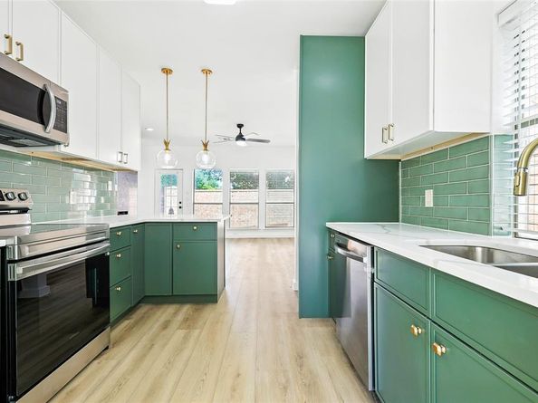 1800  Hyde Park Court , Flower Mound Texas 75028