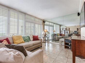 6211 W Northwest Highway 