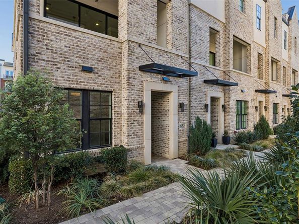 653  Dalton Lane , Irving Texas 75039