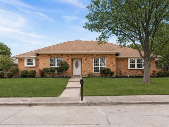 1915  Chesham Drive , Carrollton Texas 75007