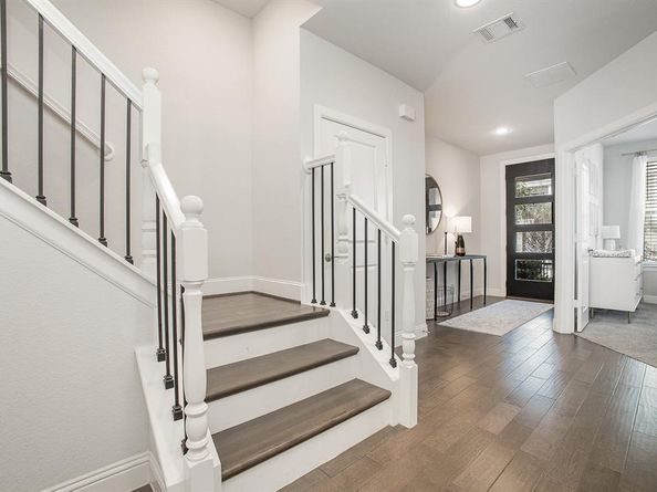 1117  Tea Olive Lane , Dallas Texas 75212