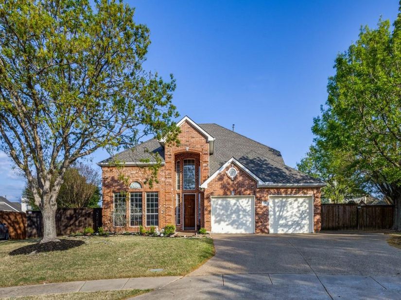 1505  Kingsbrook Circle , McKinney Texas 75072