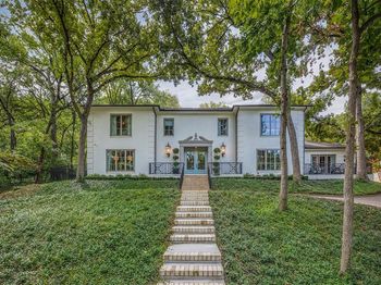 2211  Colonial Parkway 