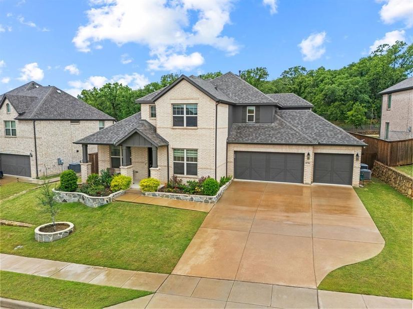10736  Smoky Oak Trail , Argyle Texas 76226