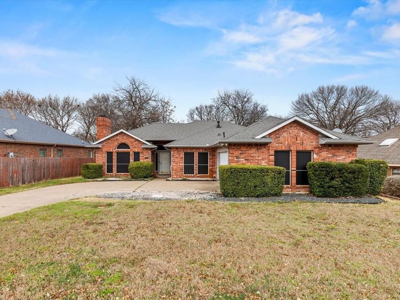1021  Crestwood Court , DeSoto Texas 75115