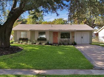 12135  Oberlin Drive 