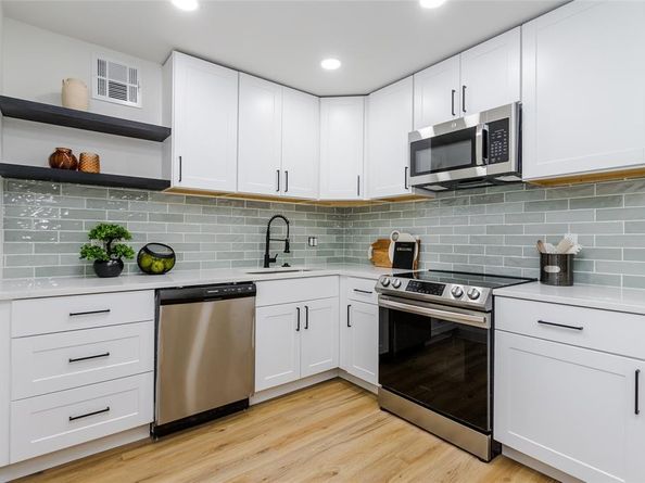 5607  Harvest Hill Road  1007, Dallas Texas 75230