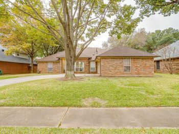 2637  Surrey Woods Road 