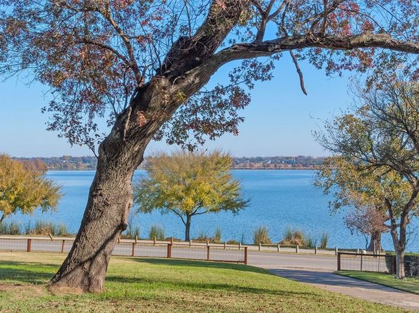 3505 W Lawther Drive , Dallas Texas 75214