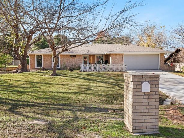 403  Rickey Canyon Avenue , DeSoto Texas 75115