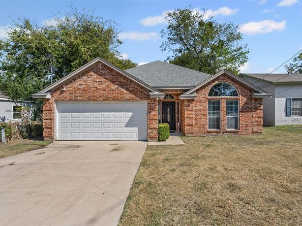 321  Meadow Park Drive , White Settlement Texas 76108