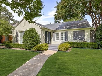 4684 S Versailles Avenue 