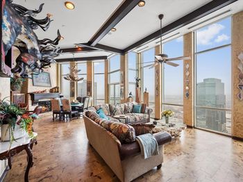 500  Throckmorton Street 