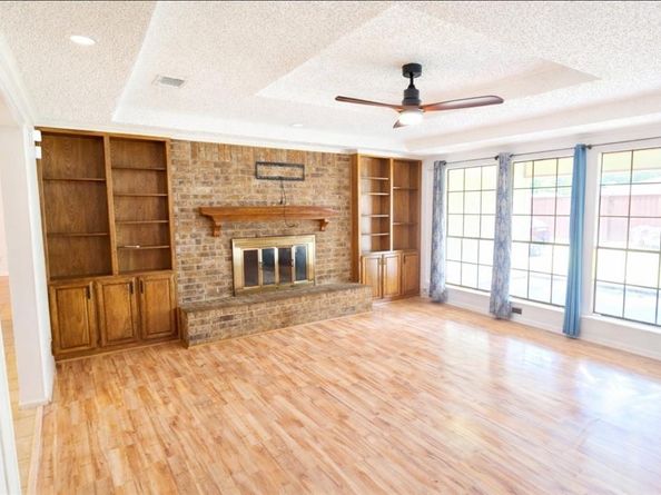 925  Shell Lane , Lancaster Texas 75146