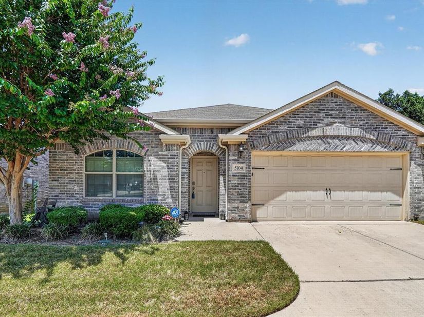 5104  Chatfield Place , Arlington Texas 76017