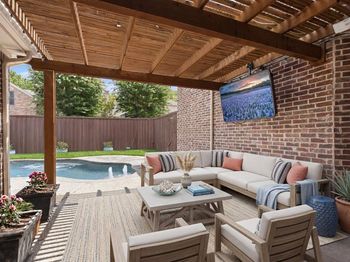 2015  Midhurst Drive 