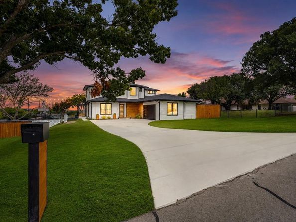301  Paint Pony Trail N, Fort Worth Texas 76108