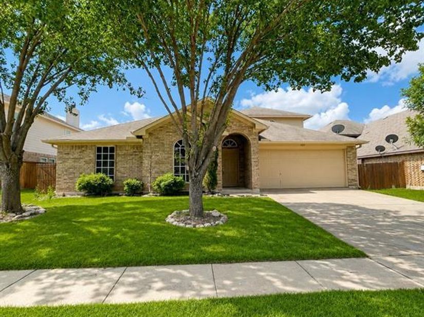 825  Forest Heights Drive , Fort Worth Texas 76036