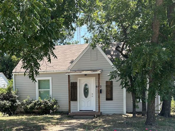 600 E Robert Street , Fort Worth Texas 76104