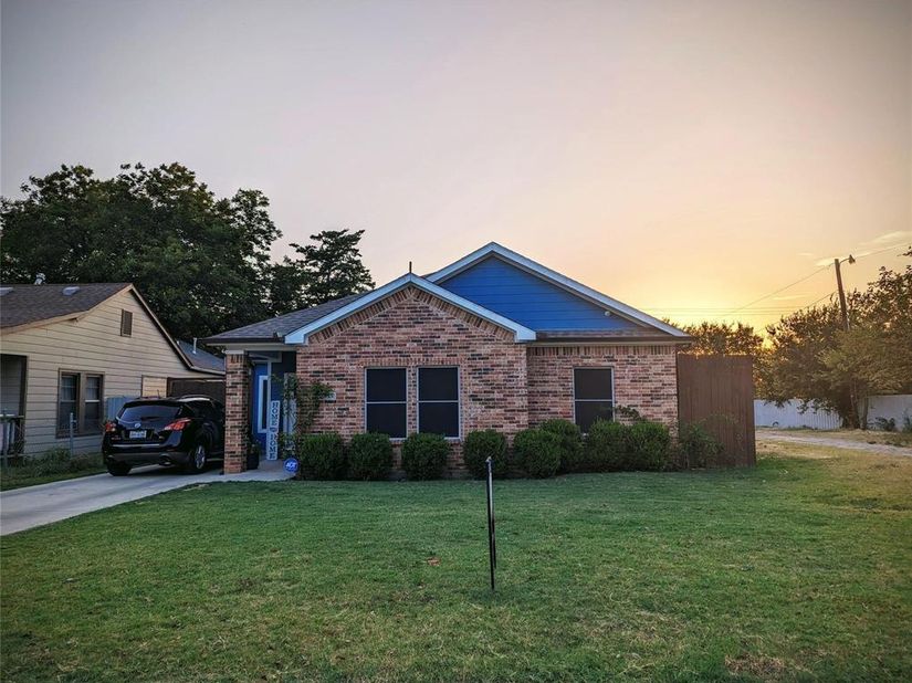 2715  Britton Avenue , Dallas Texas 75216