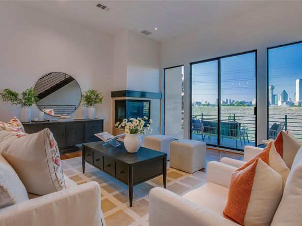 433  Trinity River Circle , Dallas Texas 75203