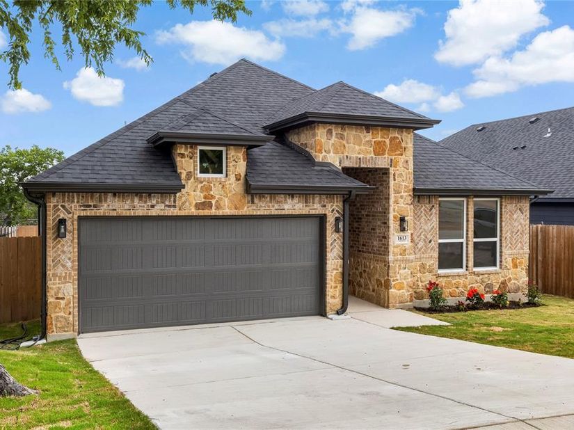 1613  Avenue D  , Fort Worth Texas 76104