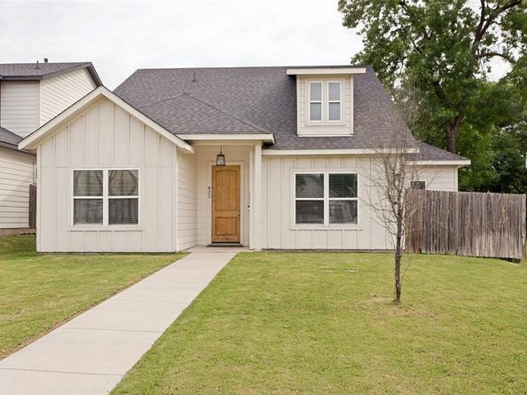 825 E Powell Avenue , Fort Worth Texas 76104