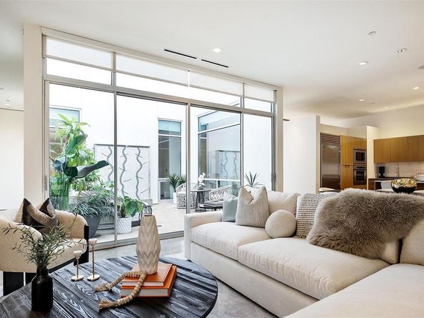 3740  Holland Avenue  3B, Dallas Texas 75219